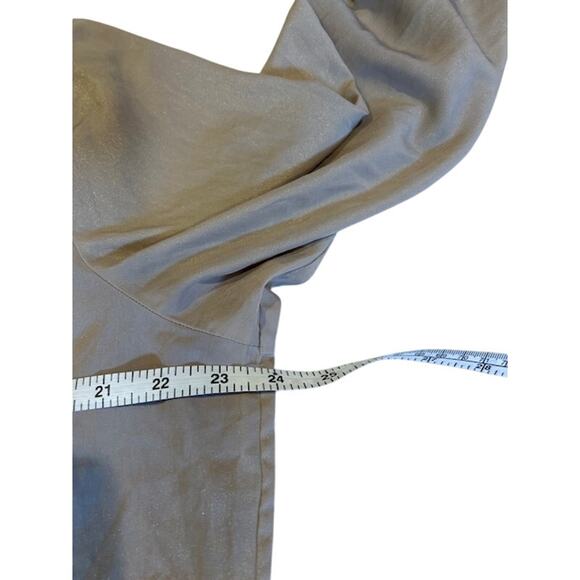 CHICO'S Tan V Neck  Lightweight Button Long Sleeve Travel Blouse Size 3 LARGE - Picture 6 of 9